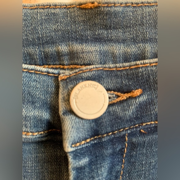 3/$20 BlankNYC The Astor jean cut off shorts accent embroidery size 27 Like new - Picture 6 of 11